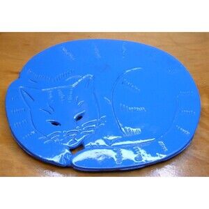 Vintage Blue Sleeping Laying Cat Kitten Trivet Hot Plate Taiwan MCM Art Deco 8"